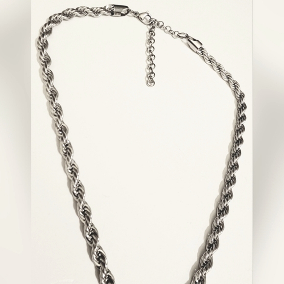 Silver rope chain with a 2.5" inches puffy heart/sun Pendant - Picture 3 of 3